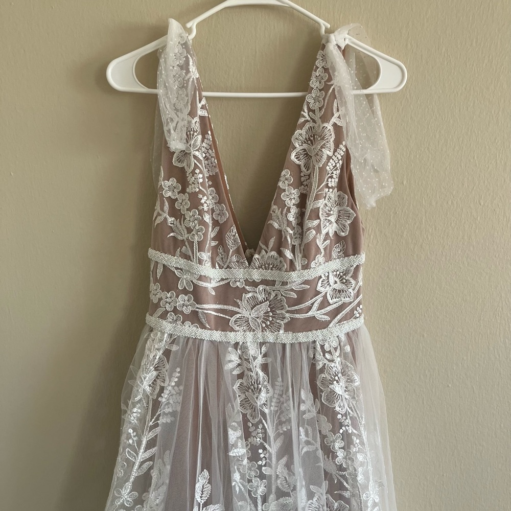 Bronx & Banco Tunisia White Floral Bridal Gown size US 4 (small) NEW! With tags! - Picture 6 of 12